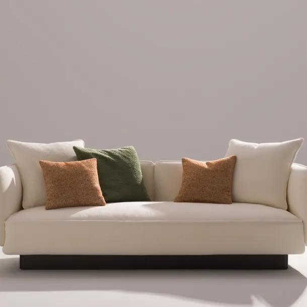 Homan Small linear sofa by Desirèe