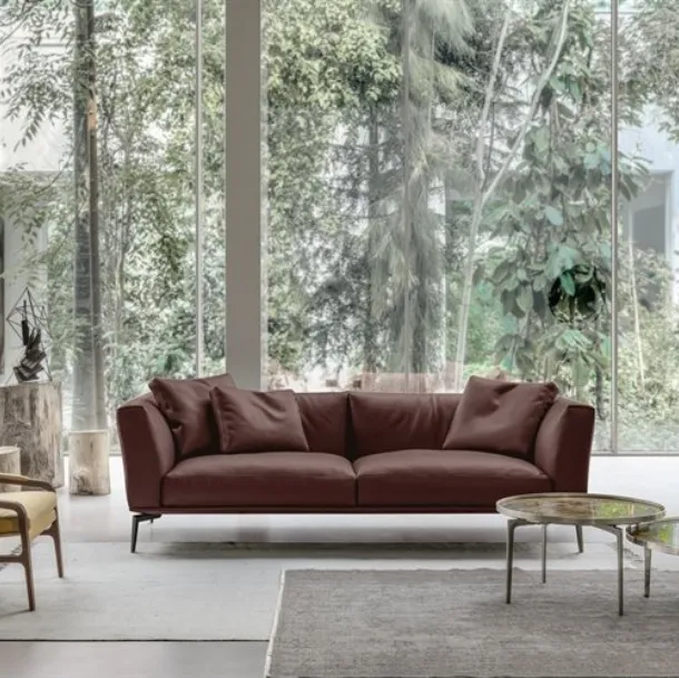 Brown leather sofa with tailored lines Horizon by Alivar