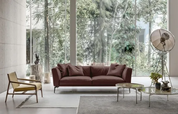 Brown leather sofa with tailored lines Horizon by Alivar