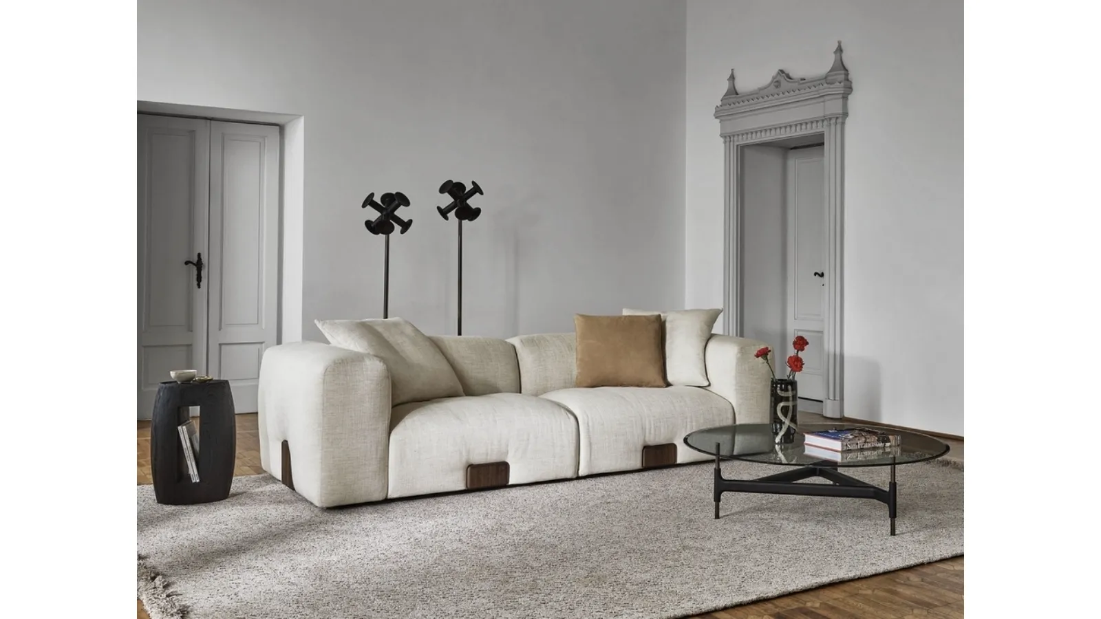 Koji linear sofa by Porada