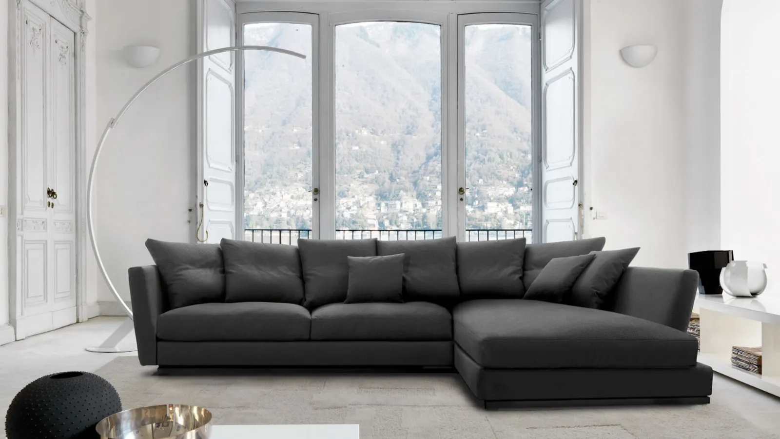 Lov Elegance sofa with chaise lounge by Desirèe