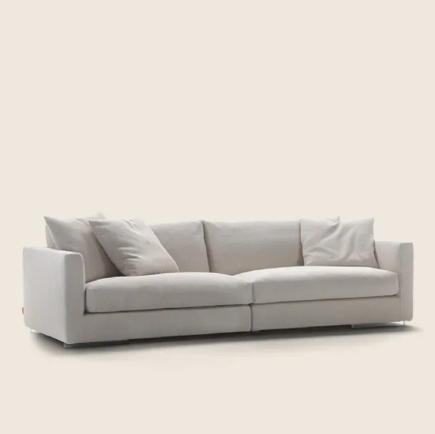 Magnum linear sofa by Flexform