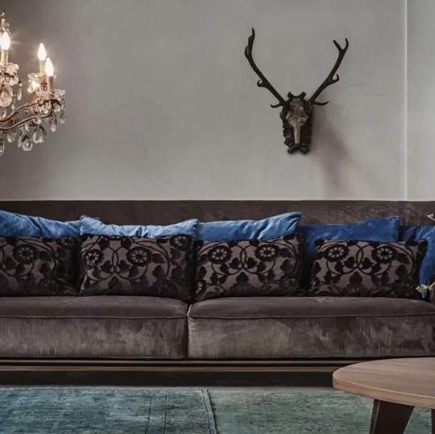 Opera linear sofa by Vibieffe