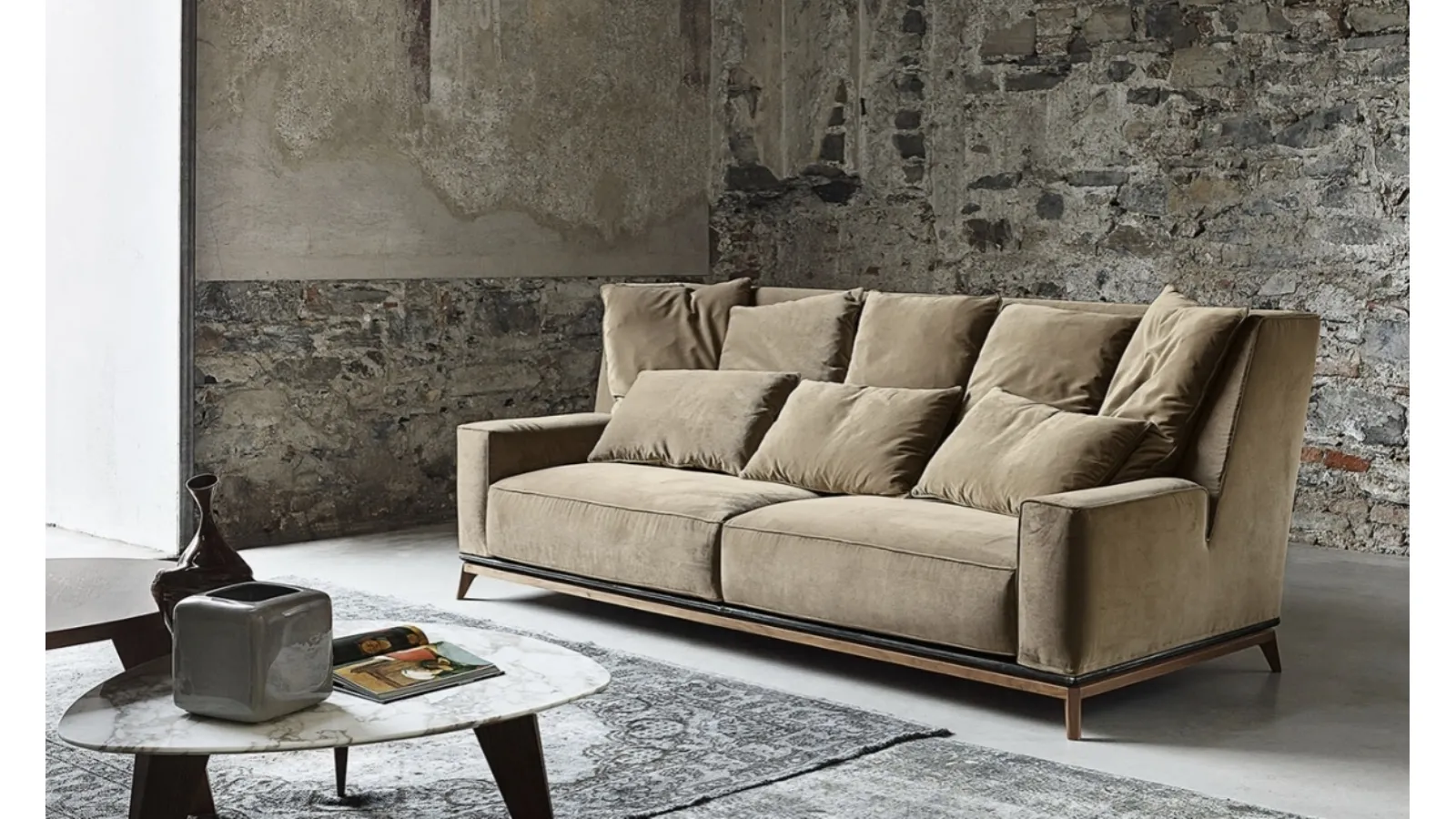 Opera linear sofa by Vibieffe