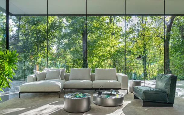 Savoye sofa with chaise lounge by Desirèe