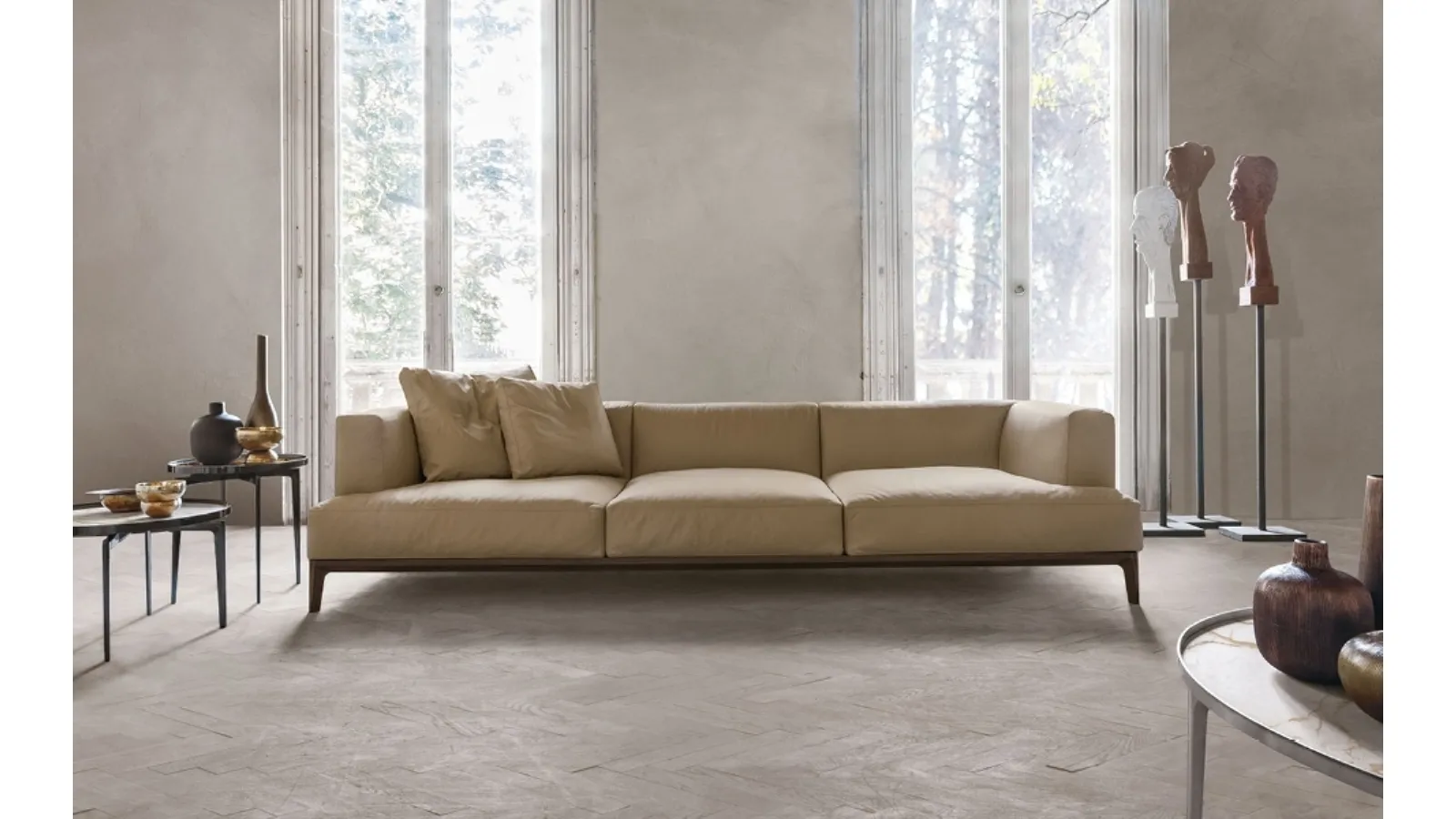 Alivar Swing leather linear sofa
