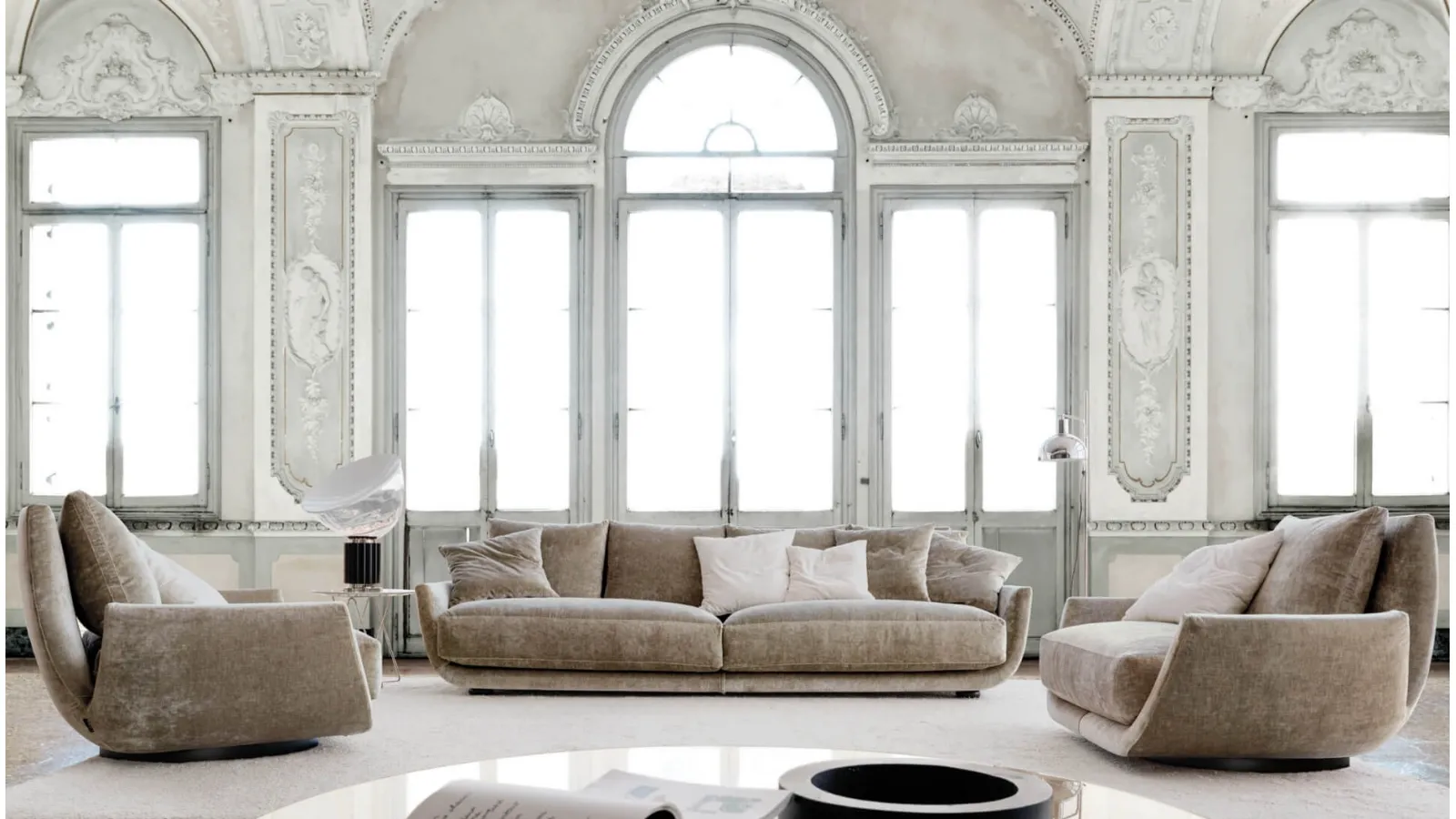 Sleek velvet sofa with sinuous lines Tuliss by Desirèe