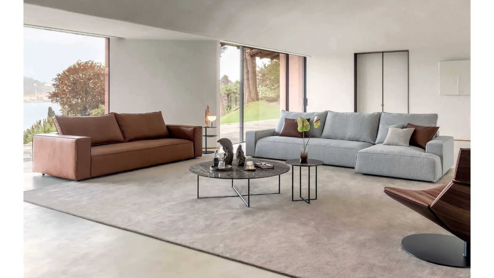 Zenit leather linear sofa by Desirèe