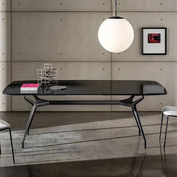 Sovet Arkos shaped extendable table