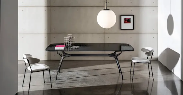 Sovet Arkos shaped extendable table