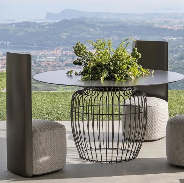 Atollo Metal Table by Natevo