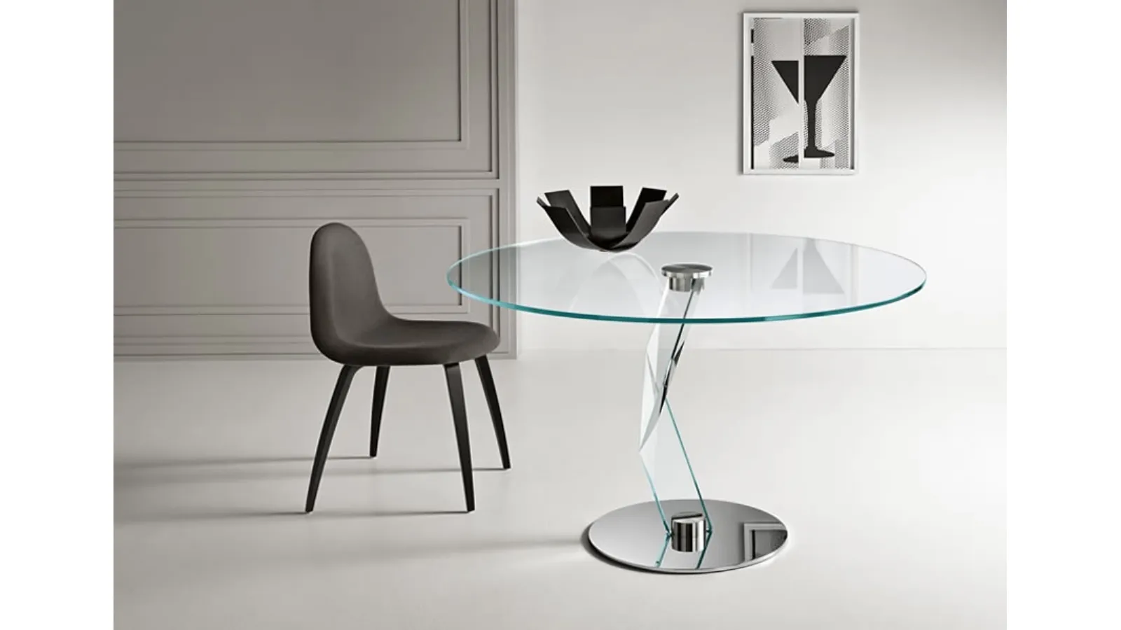 Round glass table with Bakkarat metal base by Tonelli