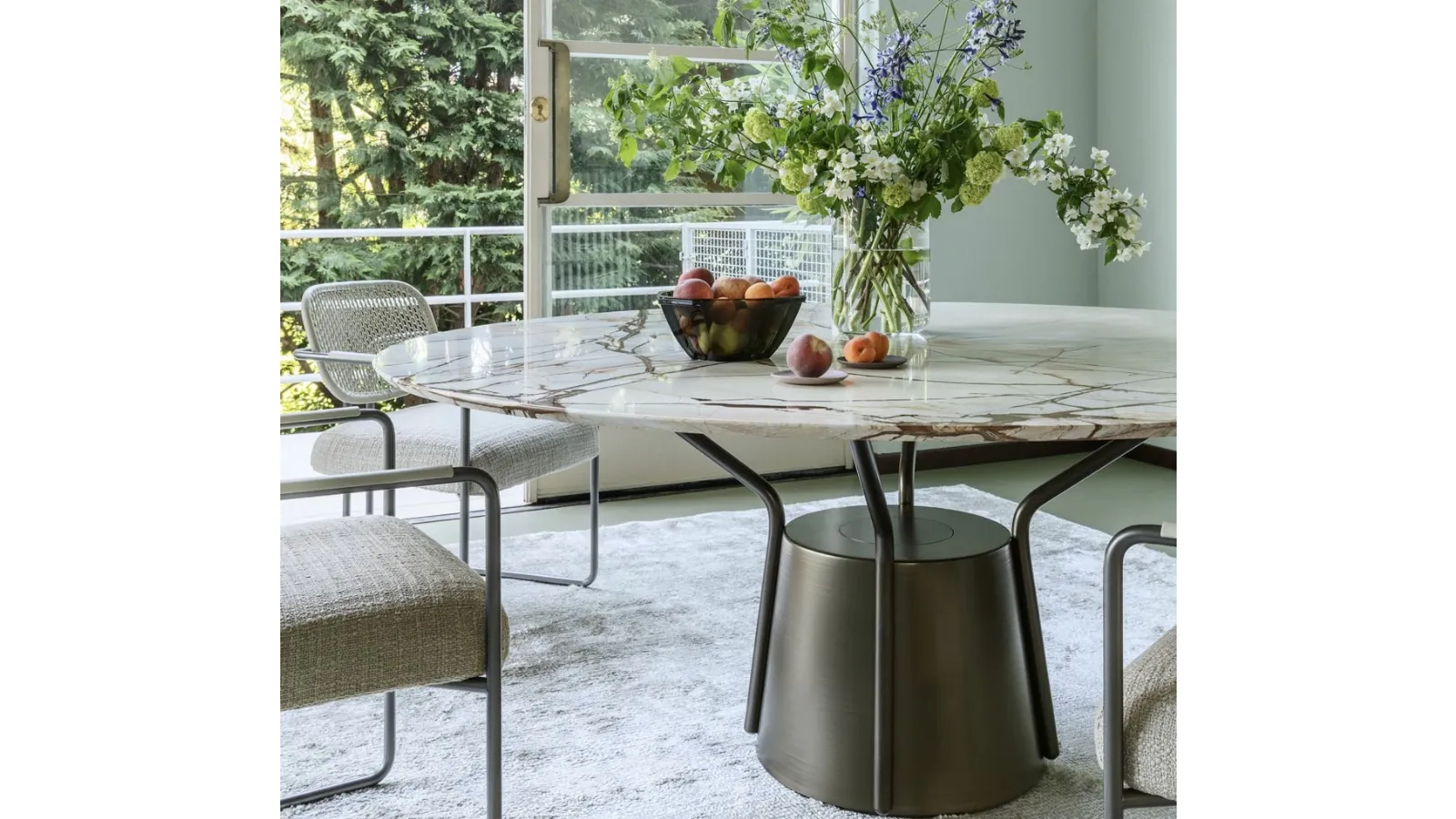 Table with Balloon marble top by Natevo