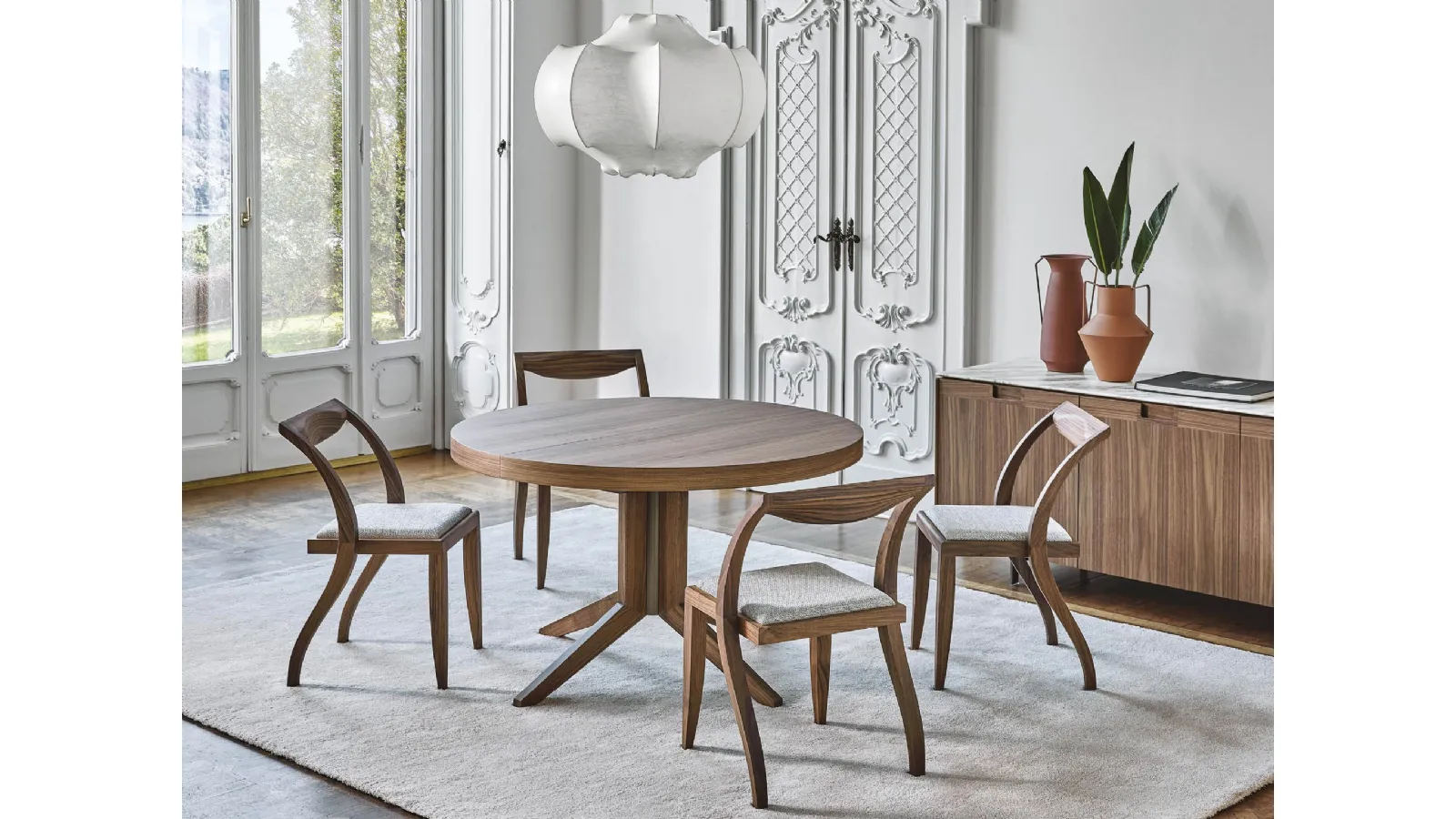 Brycan extendable round table in canaletto walnut by Porada