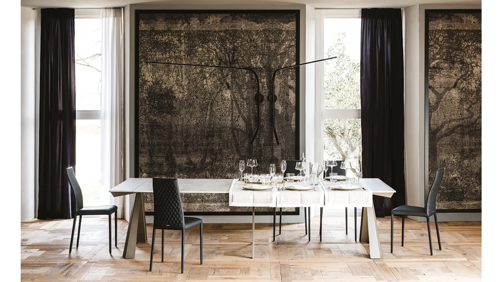 Extendable console with Convivium ceramic top by Cattelan Italia