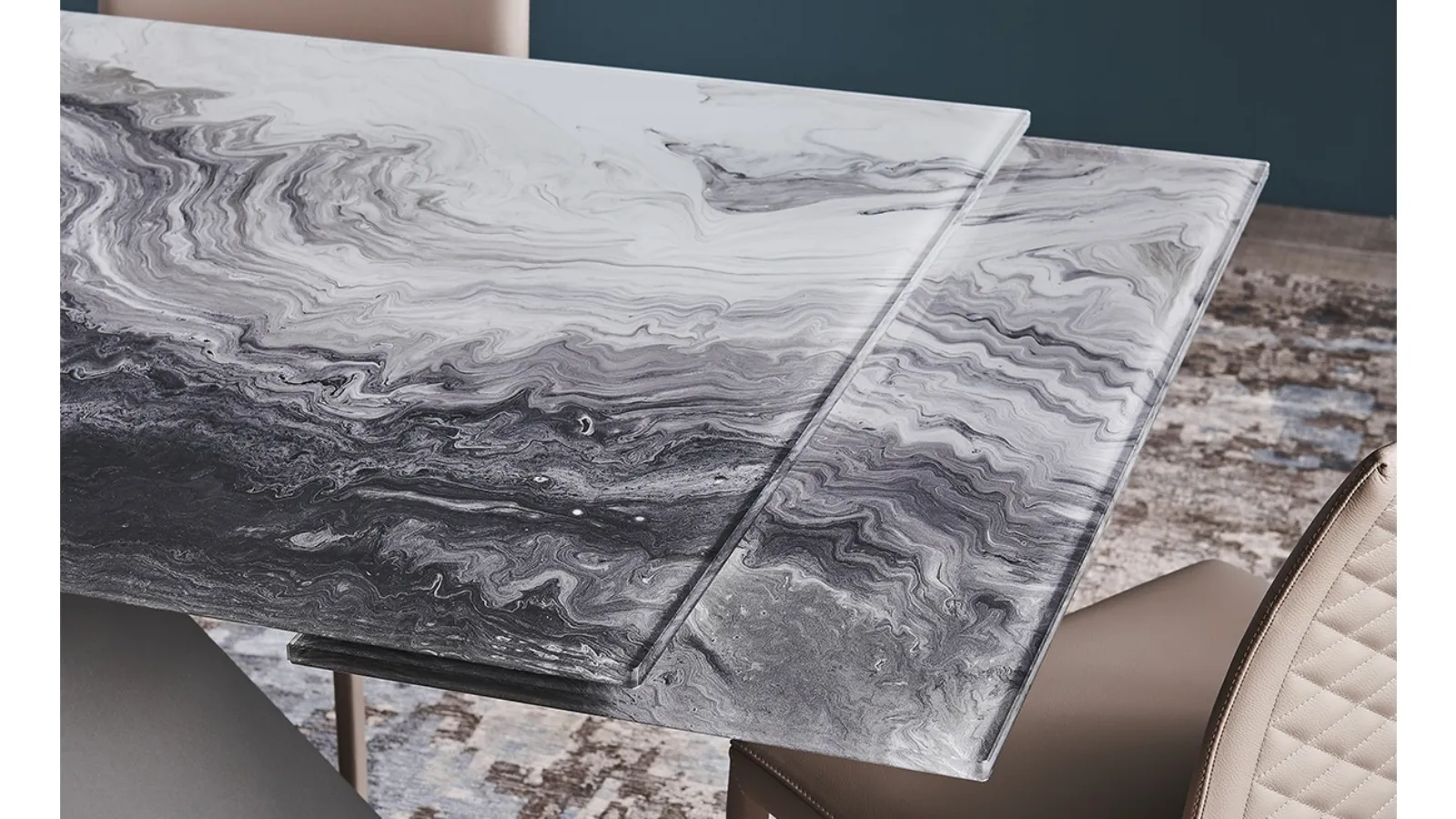 Eliot extendable dining table by Cattelan Italia