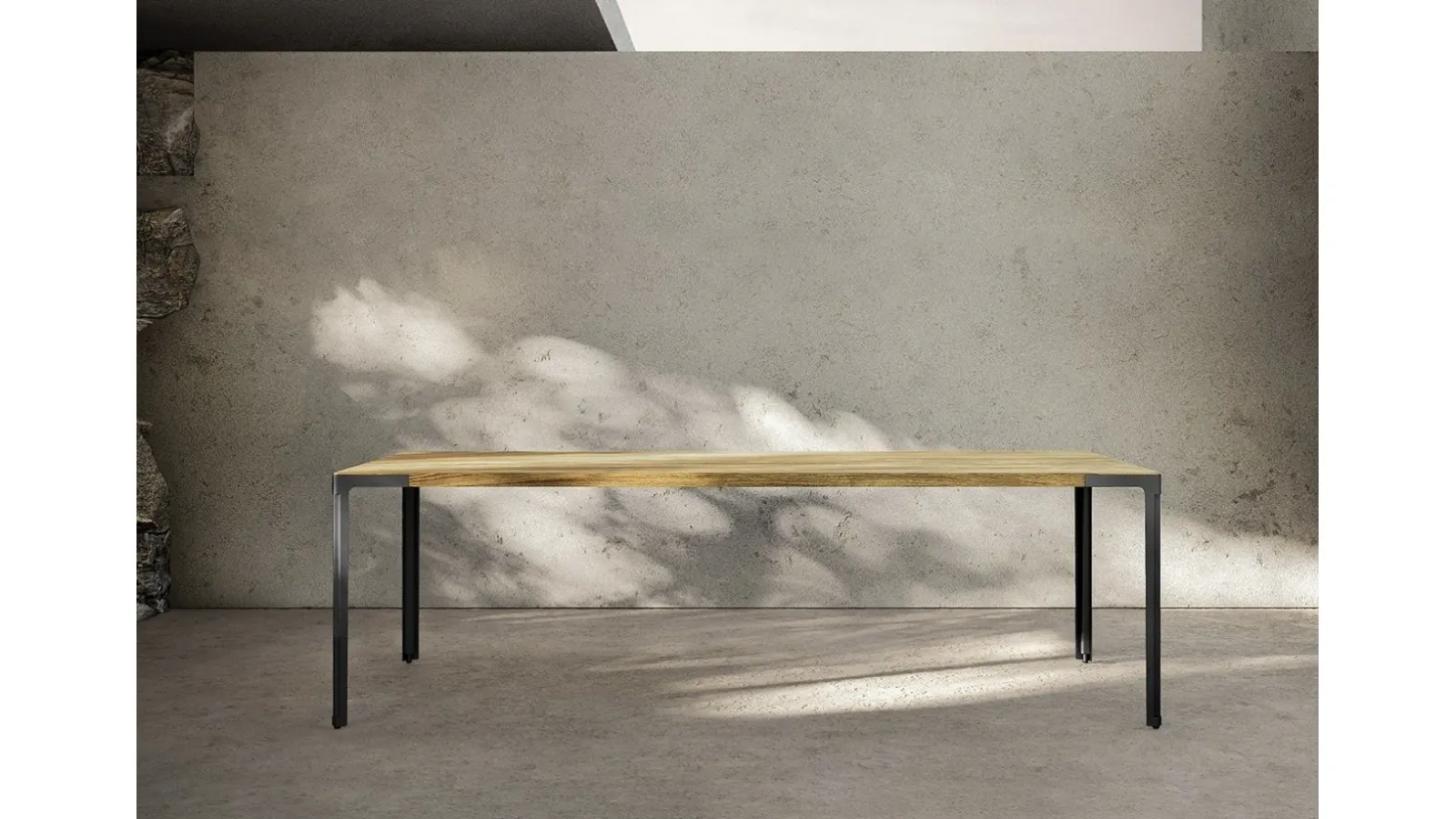 Fan Table in oak and steel by Desalto