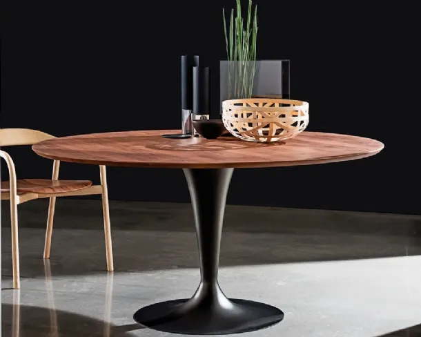 Flûte Wood Table with round wooden top and lacquered metal base by Sovet
