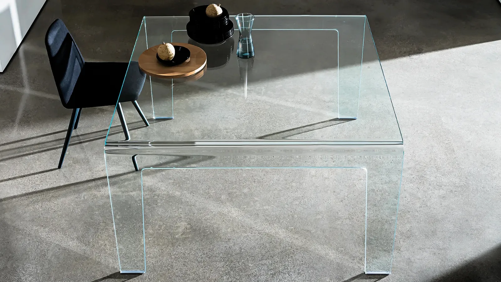 Frog Table made of curved transparent Sovet glass