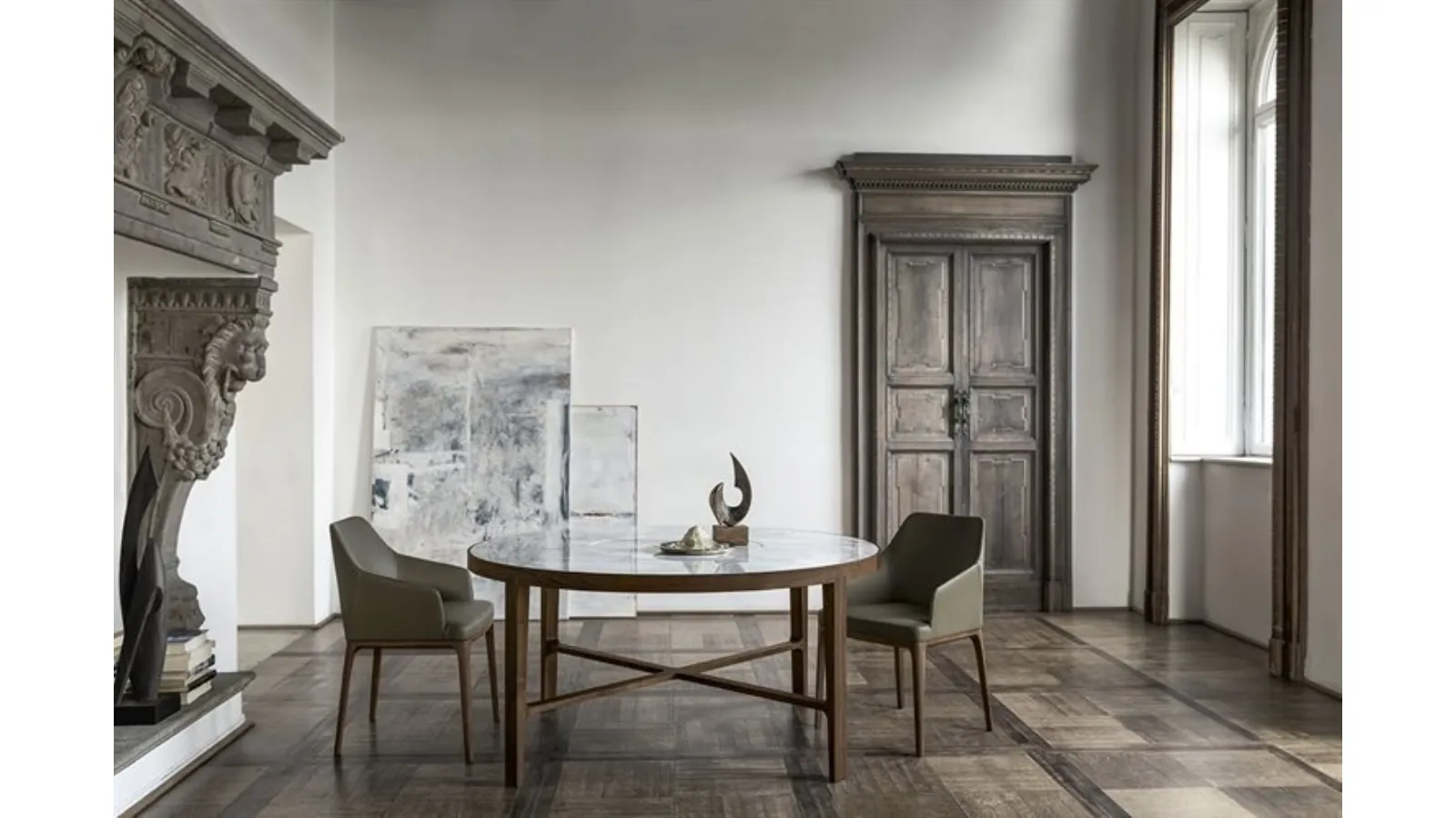 Round table with marble top and ash base Globe by Alivar