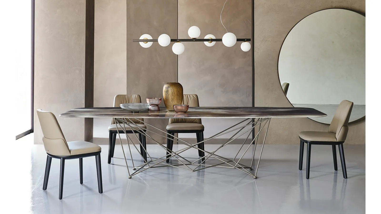 Table with glass top featuring print and steel base Gordon Crystalart by Cattelan Italia