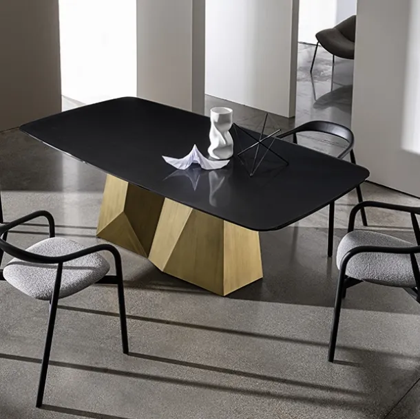 Sovet Largeod Shaped Extendable Table