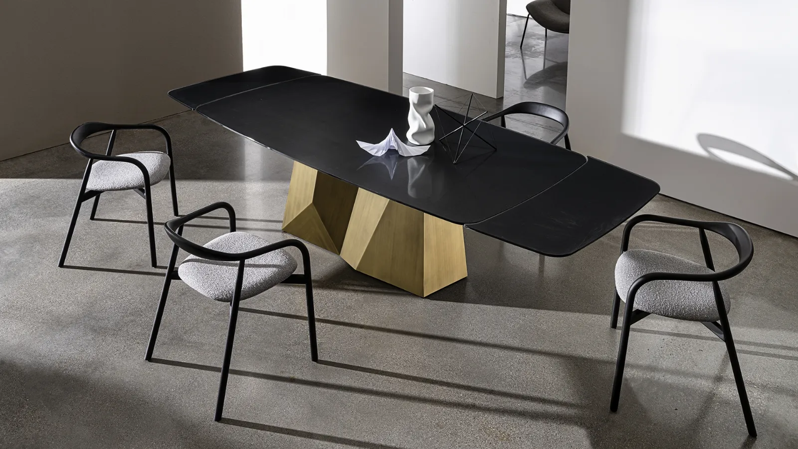 Large oval extendable table by Sovet