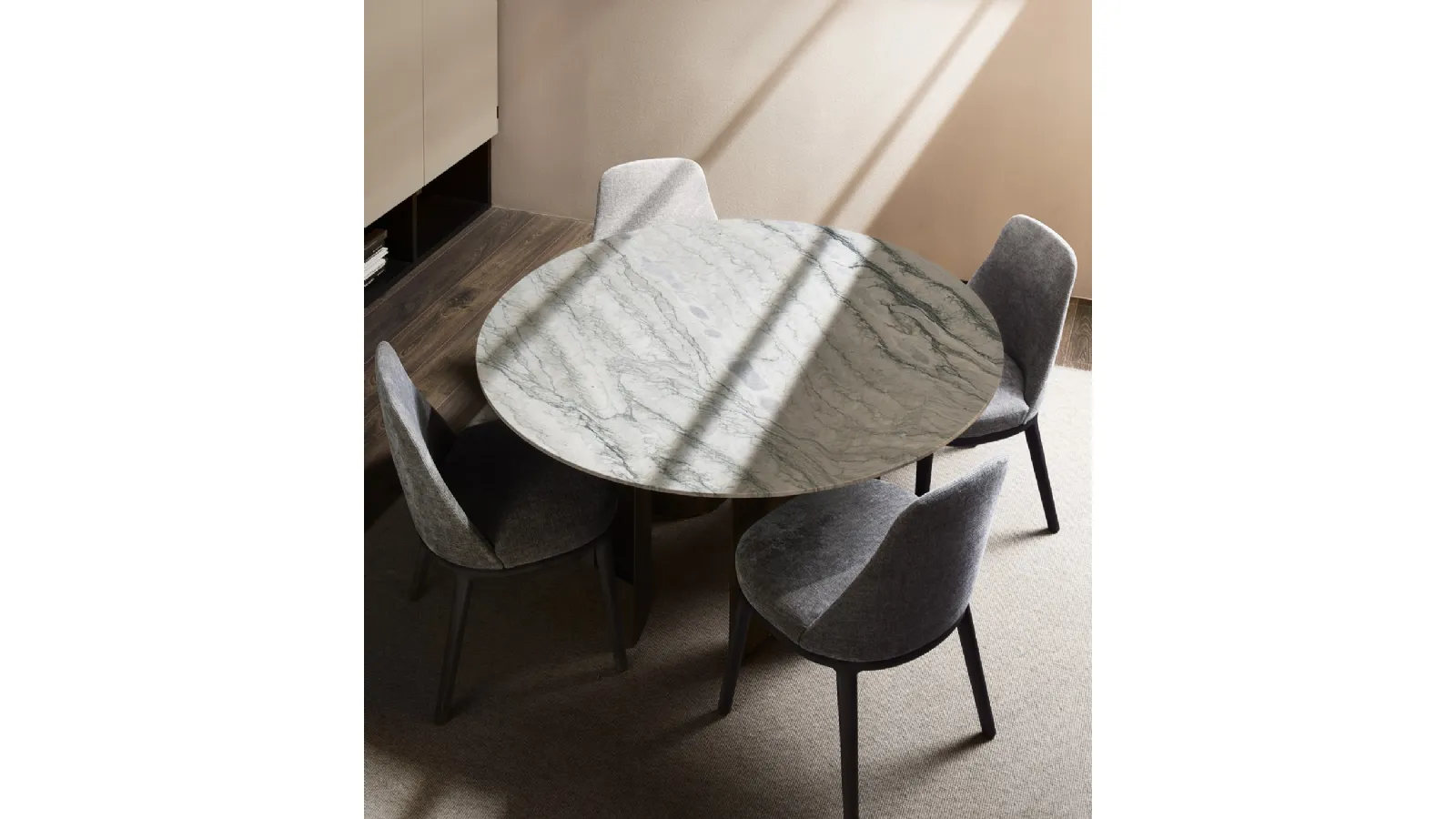 Table with Gullwing marble top by Lema