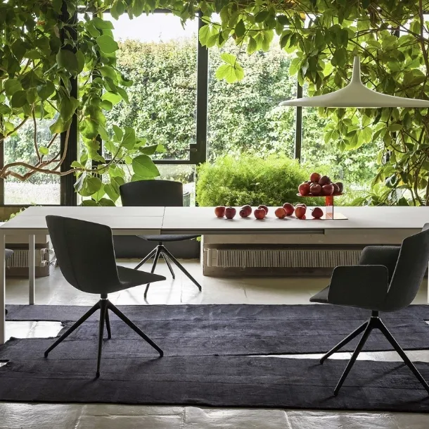 Desalto Helsinki 35 Extendable Table