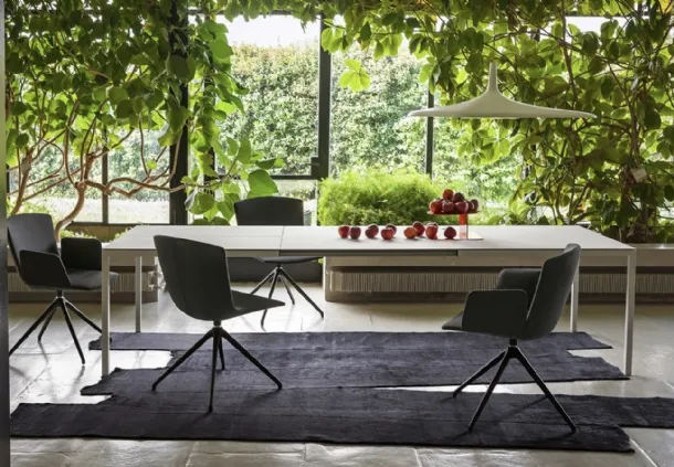 Desalto Helsinki 35 Extendable Table