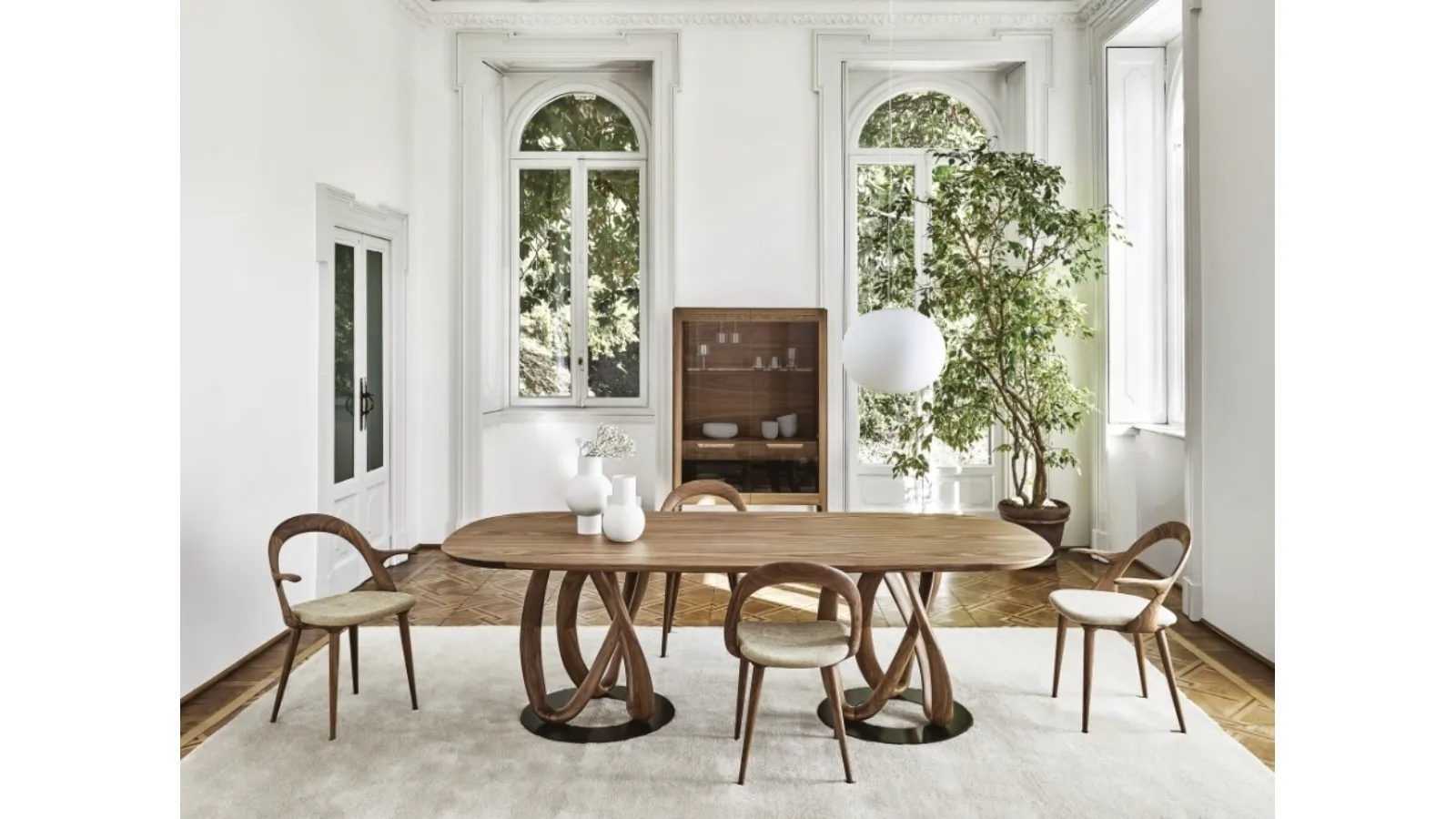 Infinity Table in wood by Porada