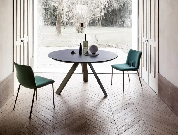 Ki Round Table with wooden top and metal base by Ronda Design