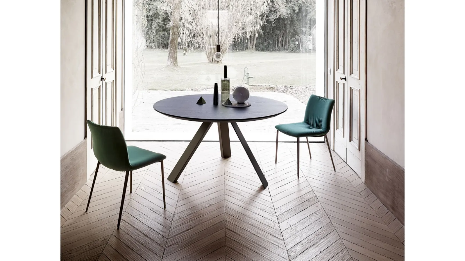 Ki Round Table with wooden top and metal base by Ronda Design