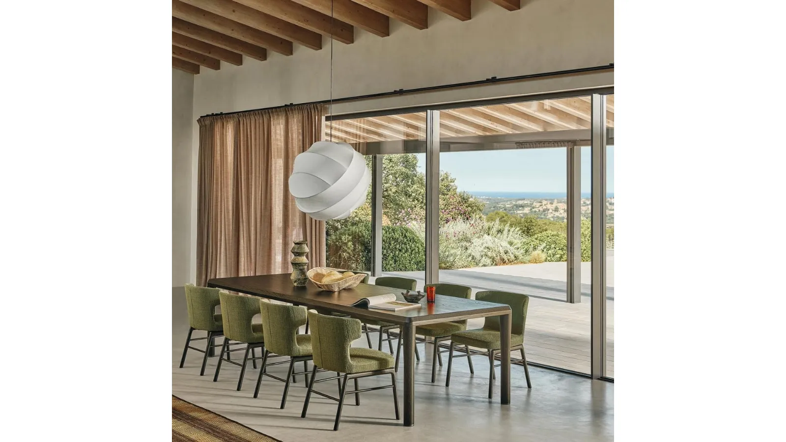 Kobo table in wood by Flexform