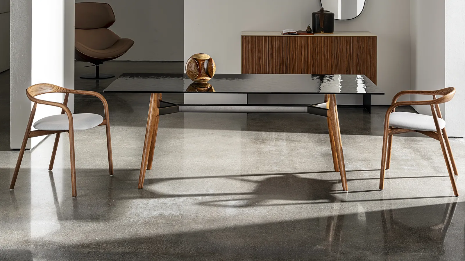 Sovet rectangular Lewood table