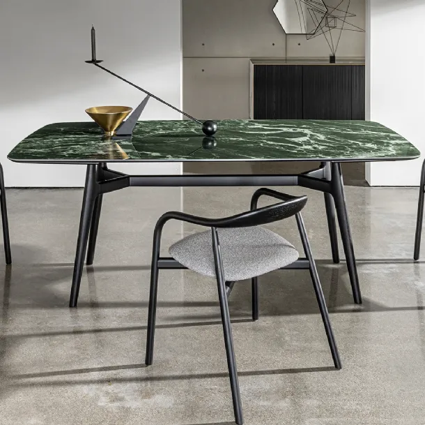 Sovet Lewood shaped extendable table