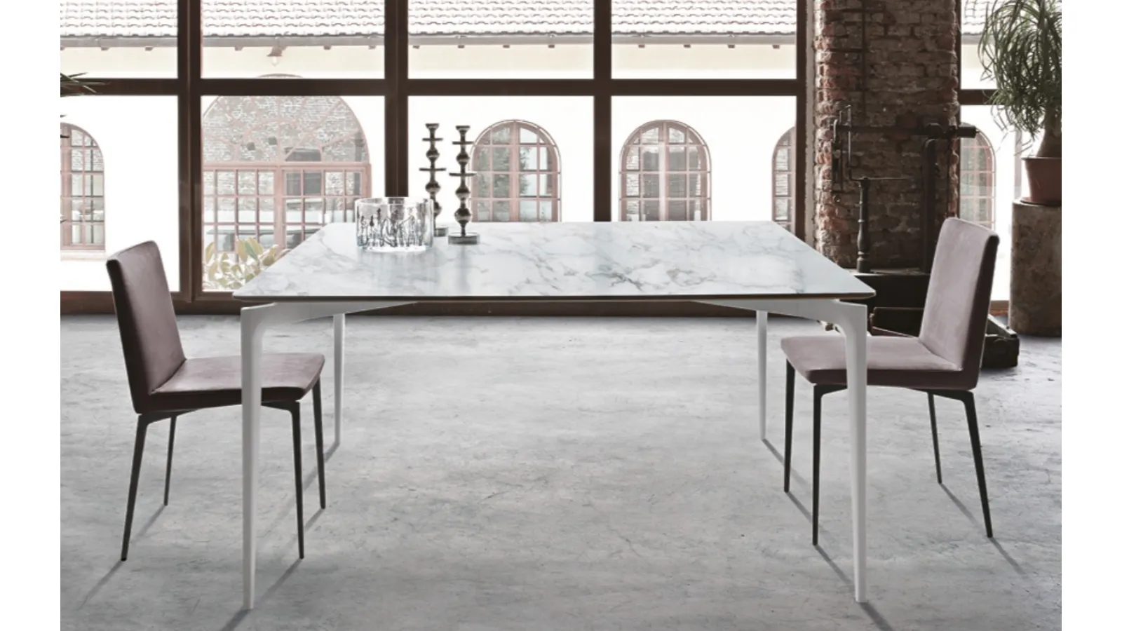 Table with marble top and square aluminum structure by Alivar