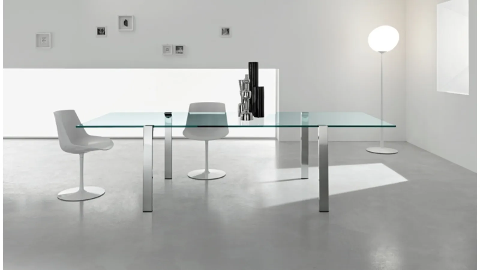 Livingstand Table with glass top by Tonelli