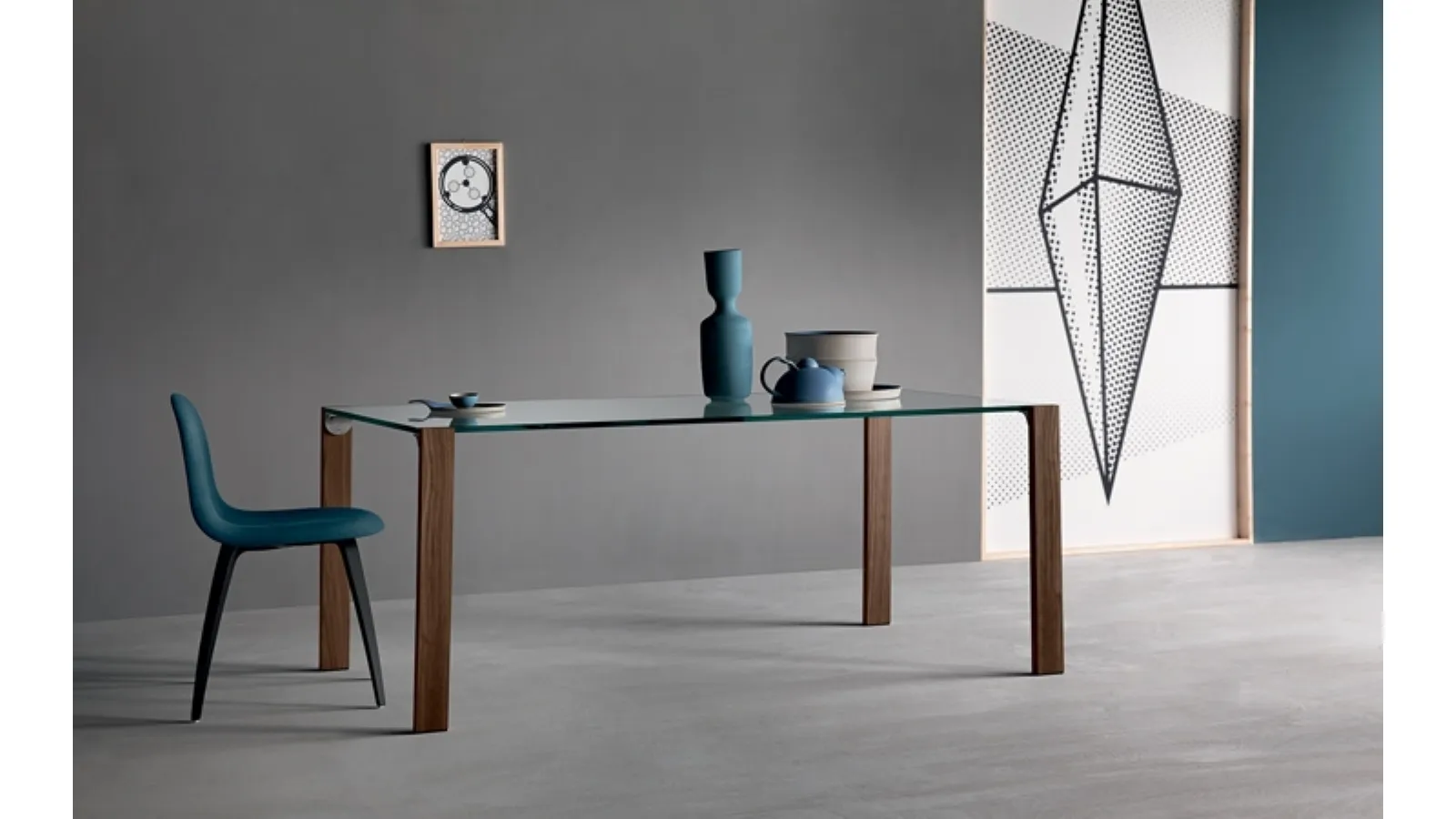 Livingstand table with glass top by Tonelli