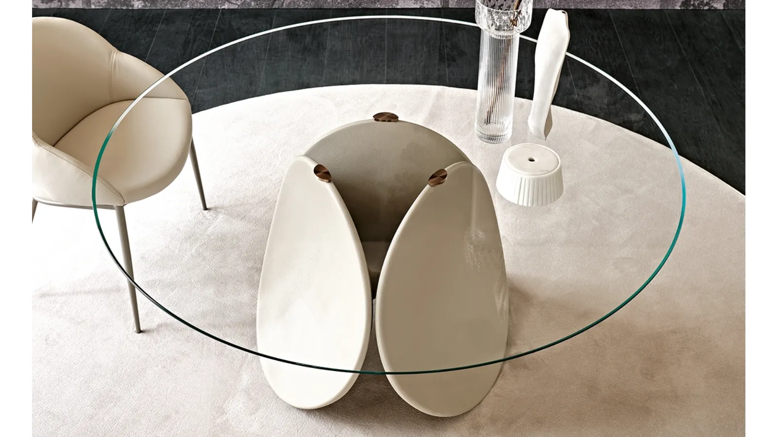 Maxim round transparent glass sculpture table by Cattelan Italia