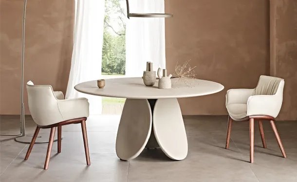 Round table entirely spatulated table entirely spatulated in Maxime Argile clay by Cattelan Italia