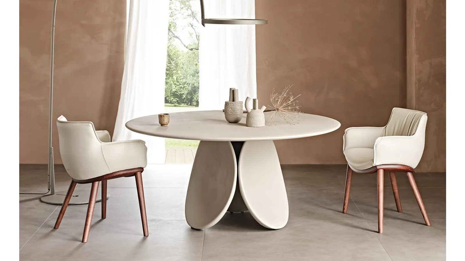 Round table entirely spatulated table entirely spatulated in Maxime Argile clay by Cattelan Italia