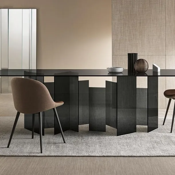 Glass table with geometric effect base Metropolis by Tonelli