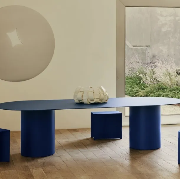 MM8 Table in lacquered aluminum with double cylindrical base by Desalto