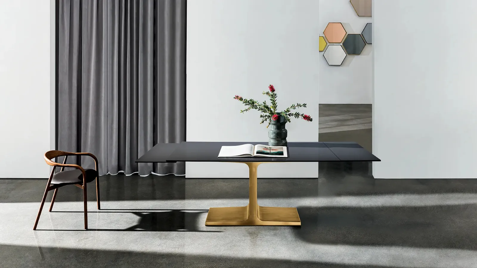 Palace Extensible Table with lacquered glass top and bronzed metal base by Sovet