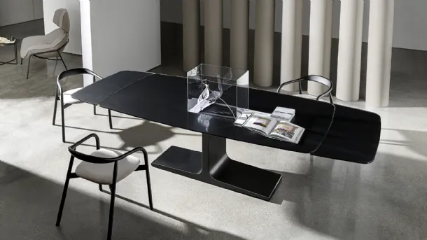Sovet extendable Palace-shaped table