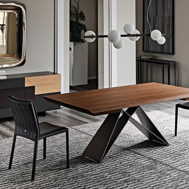 Extendable table with a Premier Wood Drive walnut top by Cattelan Italia