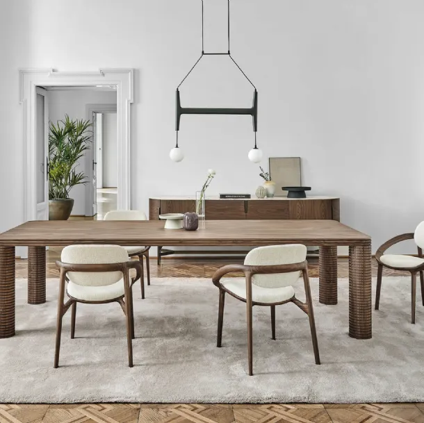 Sansiro table in Porada canaletto walnut