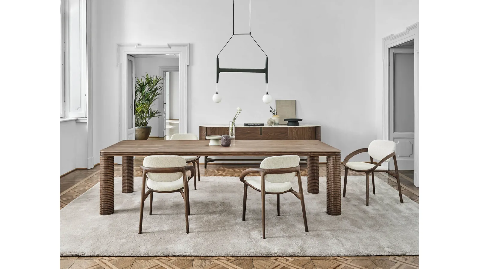 Sansiro table in Porada canaletto walnut