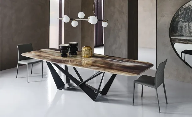 Table with metal base and glass top featuring the Skorpio Crystalart artistic print by Cattelan Italia